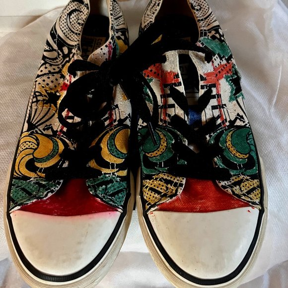 EUC CTAS ONE STAR kicks MULTI fun design (Jr. 3) KICKS - Picture 1 of 6